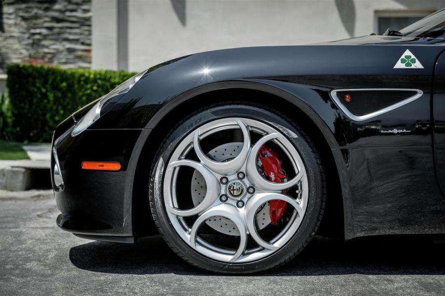 Колеса Alfa Romeo 8C Competizione 2008 года  (фото 30 из 143)